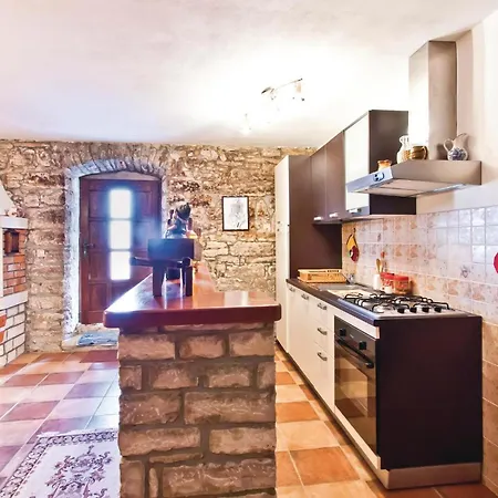 Beautiful In With Kitchen Holiday home Stifanici