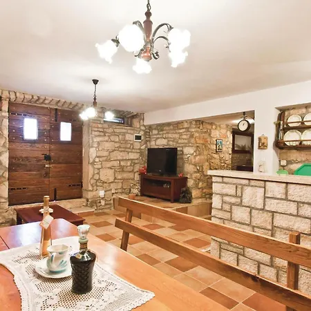 Holiday home Beautiful In With Kitchen